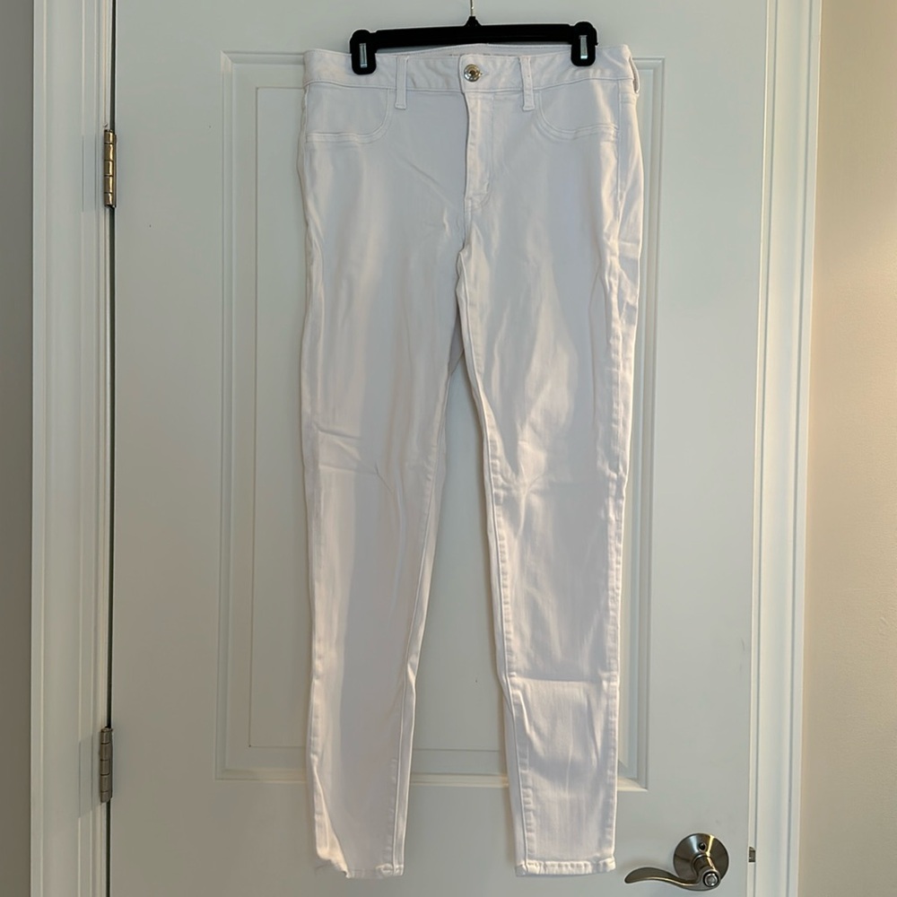 AE Next Level Stretch White Jeans size 12 long